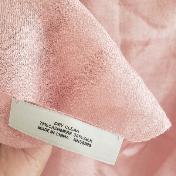 Unbranded feather light cashmere silk blend scarf blush pink cream - Picture 6 of 6